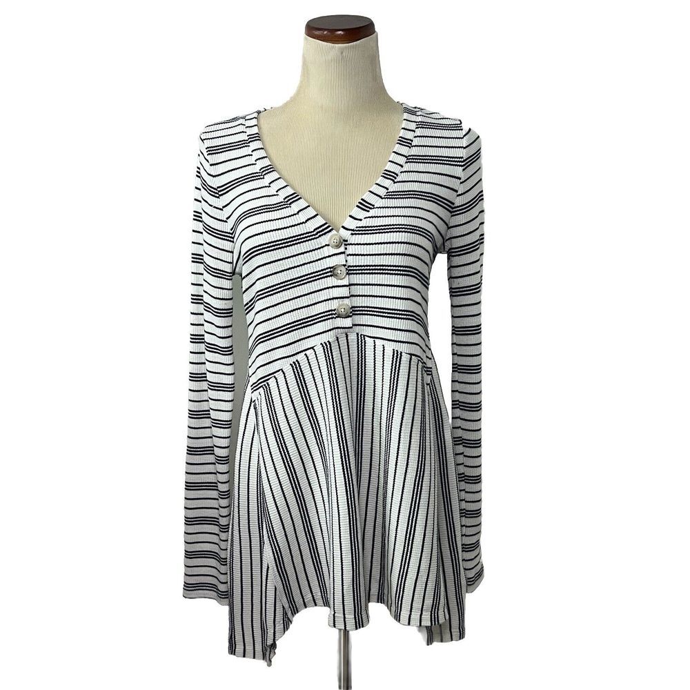 Maeve Top XS White Navy Striped Waffle Knit Peplum Long Sleeve Button‎ V-Neck